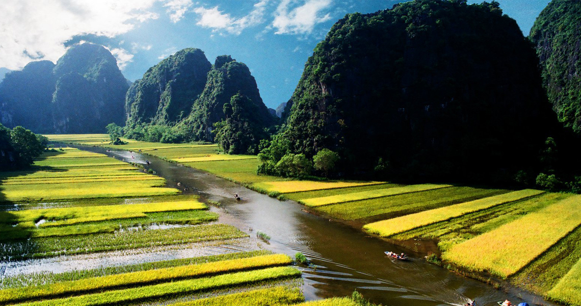 Hoa Lu  - Hang Mua – Tam Coc Day Tour